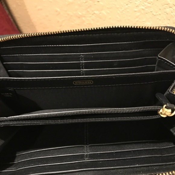 Coach Wallet - Picture 4 of 7